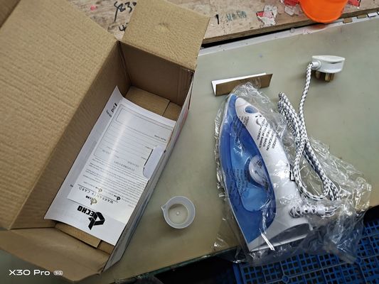 Παίρνεις τέλεια τεντωμένα ρούχα κάθε φορά με LM-303 ατμοσίδηρο σε 230V